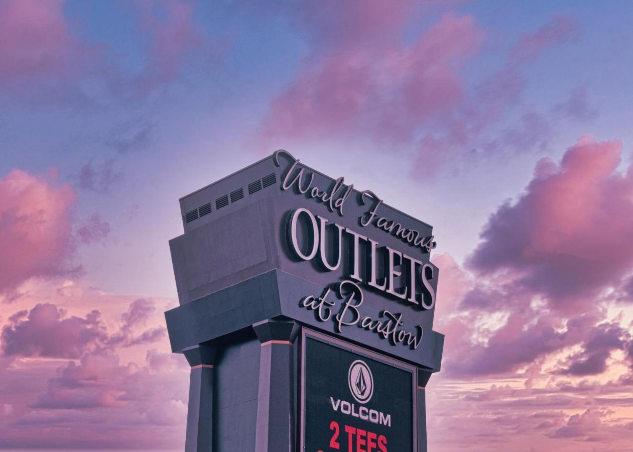 Route 66 Motel Barstow Bagian luar foto