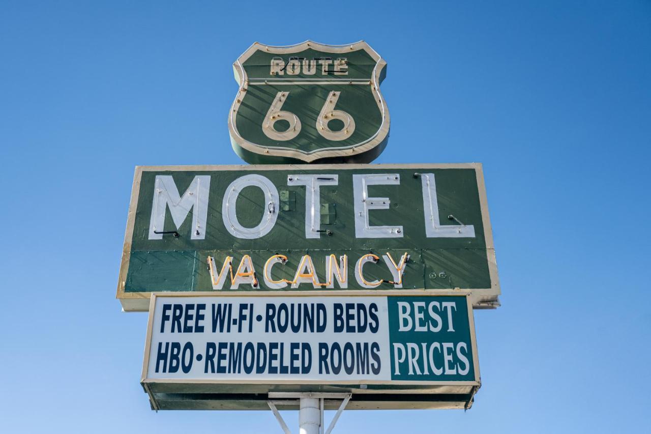 Route 66 Motel Barstow Bagian luar foto